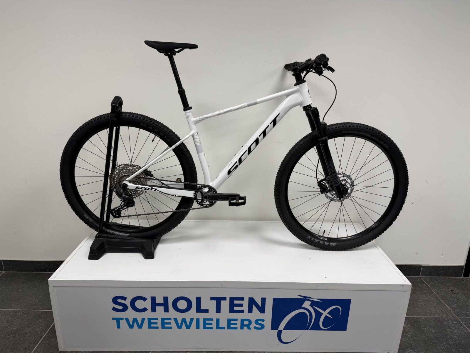 Scott Scale 940